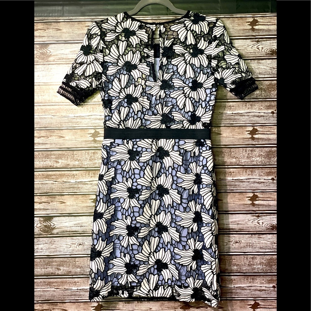 Romeo+Juliet Couture Black & White Floral Lace Sheath Cocktail Dress - Picture 5 of 6